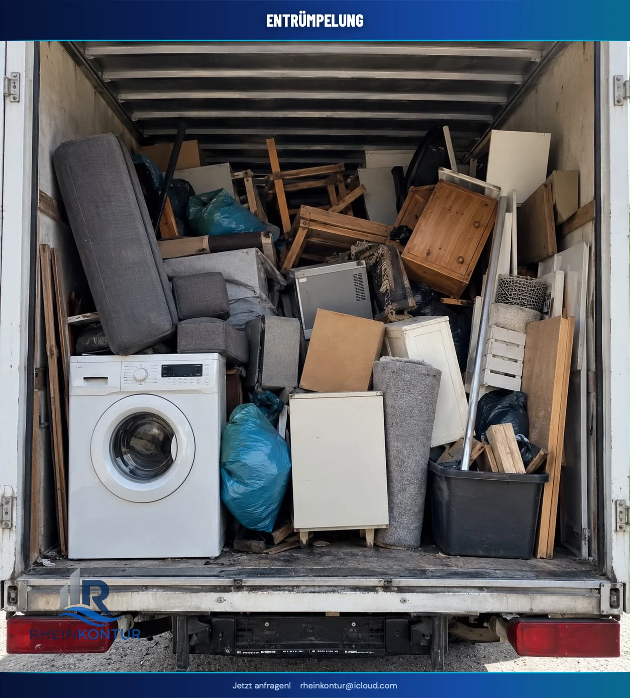 Beladener RheinKontur-Transporter nach einer Entrümpelung